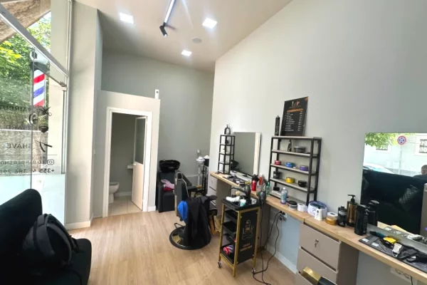 Ambient biznesi ne shitje 3+1 ne Tirane - 135,000 Euro