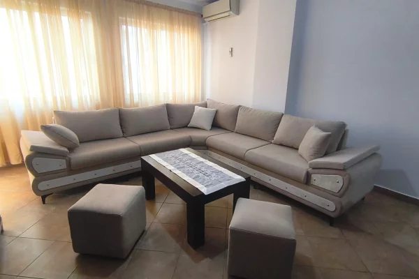 JEPET APARTAMENT ME QERA 2+1, YZBERISHT 
