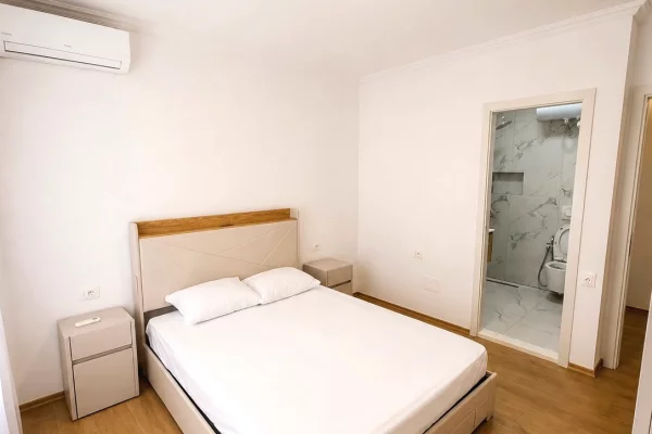 Shtepi me qera Apartament ne Tirane, 2+1, Mobilimi E mobiluar, Pagesa 1,000  Euro.