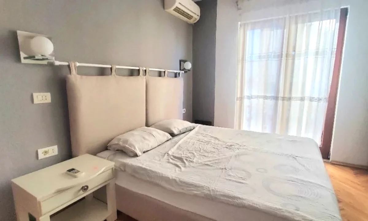 Shtepi me qera Apartament ne Tirane, 1+1, Mobilimi E mobiluar, Pagesa 55,000  Leke.