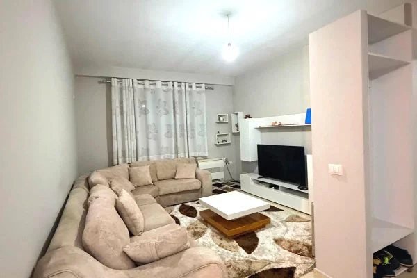 Shtepi me qera Apartament ne Tirane, 2+1, Mobilimi E mobiluar, Pagesa 49,000  Leke.