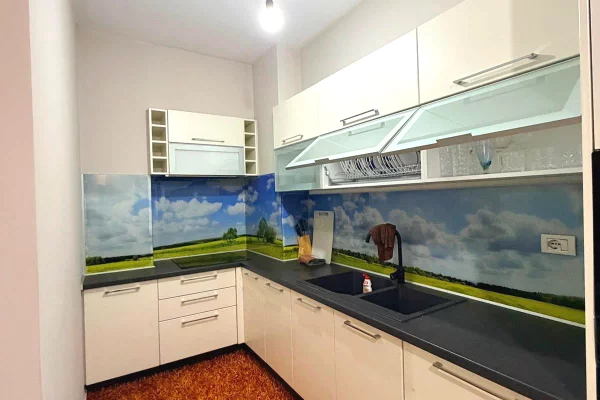 Shtepi me qera Apartament ne Tirane, 2+1, Mobilimi E mobiluar, Pagesa 49,000  Leke.