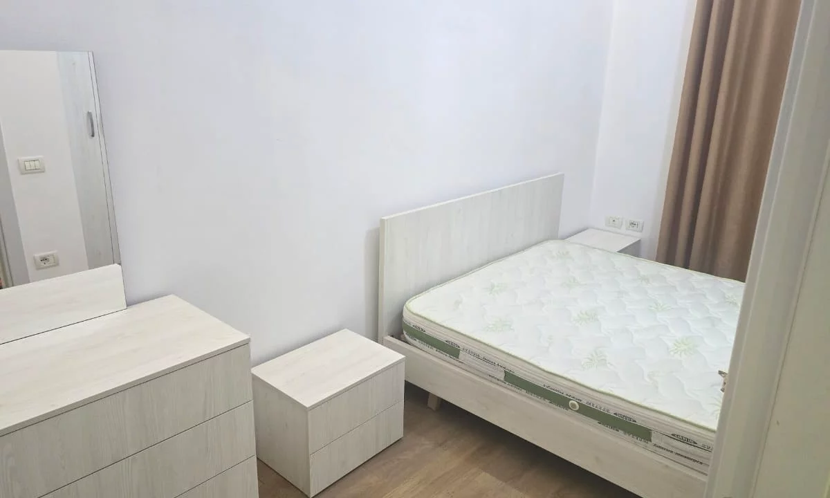 Shtepi me qera Apartament ne Tirane, 1+1, Mobilimi E mobiluar, Pagesa 50,000  Leke.
