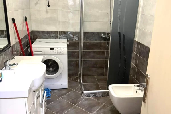 Shtepi me qera Apartament ne Tirane, 2+1, Mobilimi E mobiluar, Pagesa 47,000  Leke.