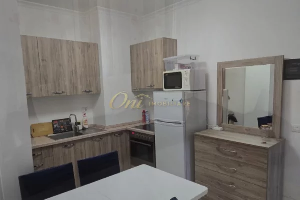 JEPET APARTAMENT ME QERA,PAZARI I RI