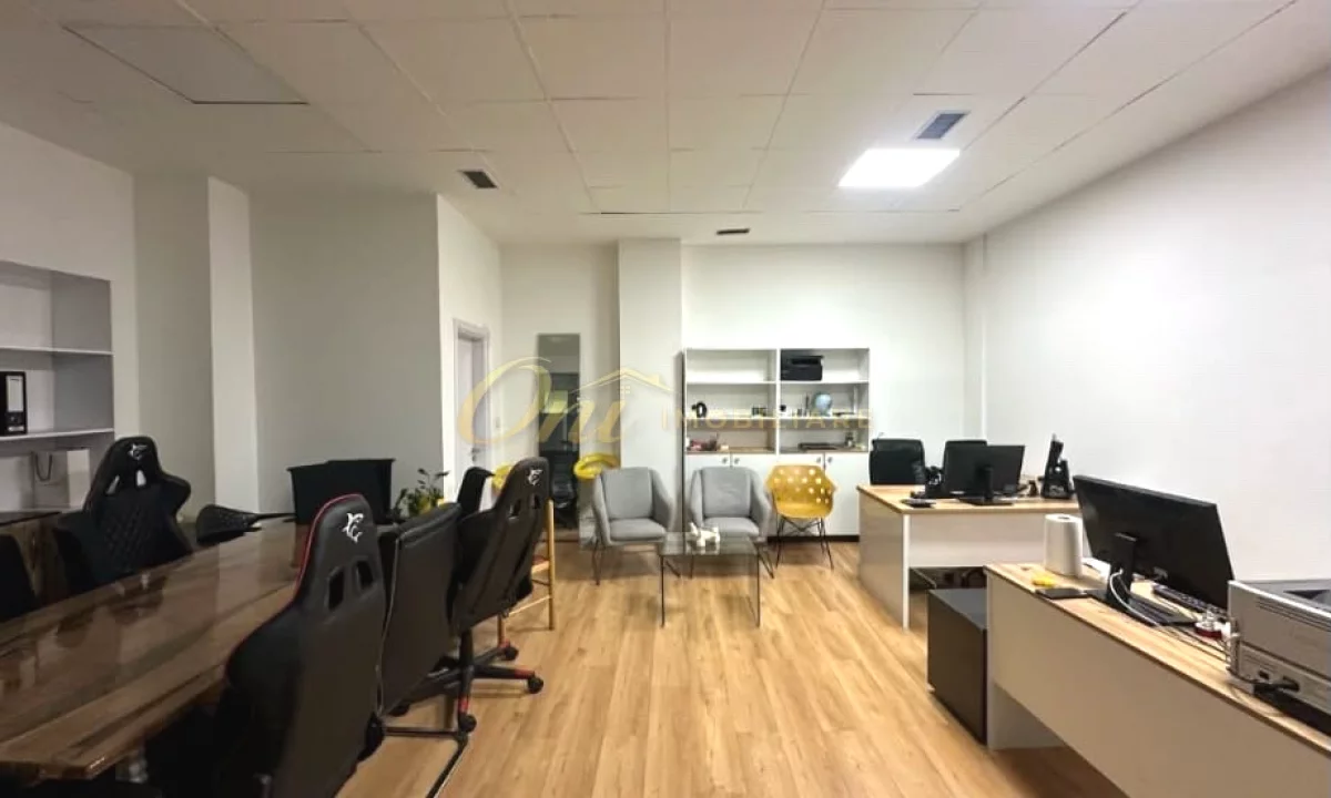JEPET ZYRE ME QERA,RRUGA E KAVAJES