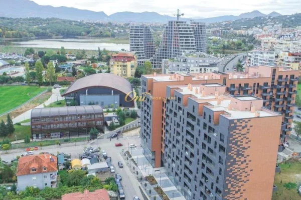 JEPET ZYRE ME QERA,KOMUNA E PARISIT