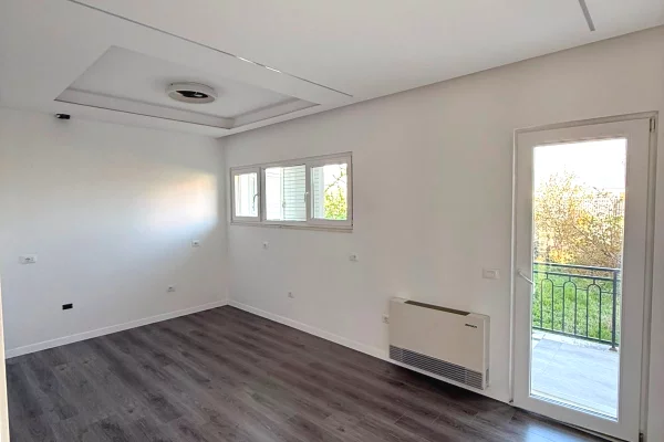 Shtepi me qera Vila Luksoze ne Tirane, 2+1, Mobilimi Bosh, pa mobiluar, Pagesa 2,500  Euro.
