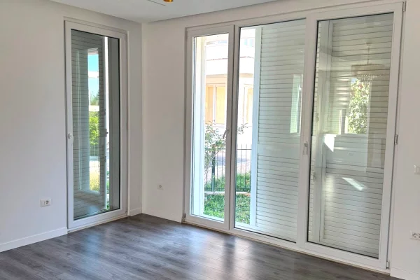 Shtepi me qera Vila Luksoze ne Tirane, 2+1, Mobilimi Bosh, pa mobiluar, Pagesa 2,500  Euro.