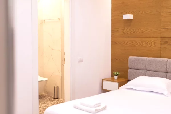 Shtepi ne shitje Apartament ne Tirane, 2+1, Mobilimi E mobiluar, Pagesa 260,000  Euro.