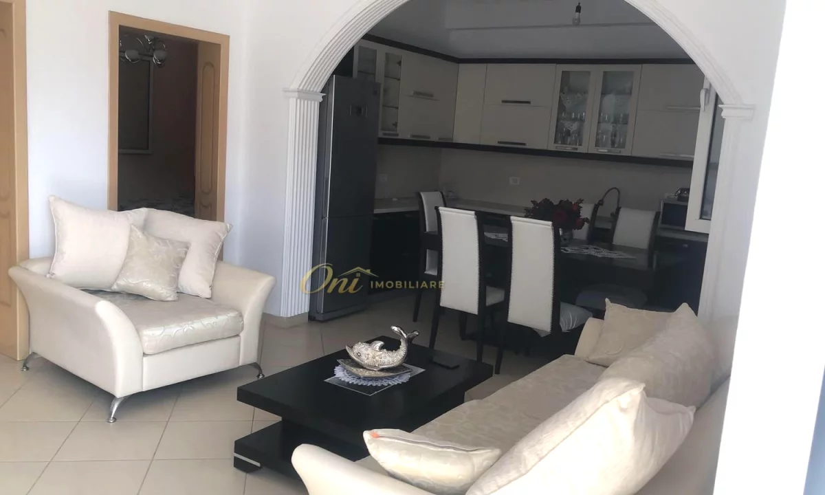 Shtepi me qera Apartament ne Tirane, 2+1, Mobilimi E mobiluar, Pagesa 50,000  Leke.
