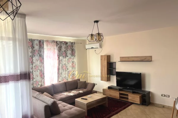 Shtepi me qera Apartament ne Tirane, 1+1, Mobilimi E mobiluar, Pagesa 500  Euro.