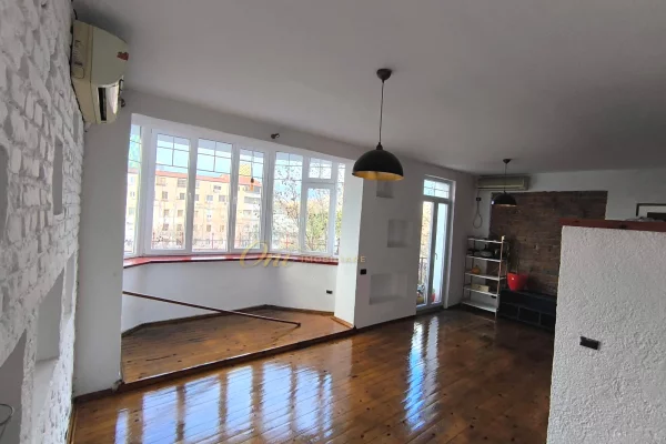Shtepi ne shitje Apartament ne Tirane, 2+1, Mobilimi Pjeserisht e mobiluar, Pagesa 398,000  Euro.