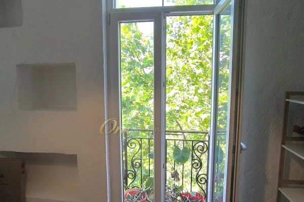 Shtepi ne shitje Apartament ne Tirane, 2+1, Mobilimi Pjeserisht e mobiluar, Pagesa 398,000  Euro.