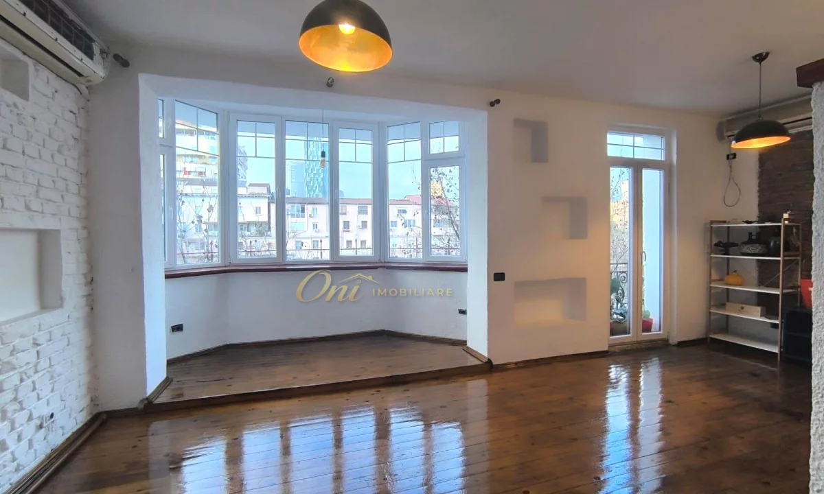 Shtepi ne shitje Apartament ne Tirane, 2+1, Mobilimi Pjeserisht e mobiluar, Pagesa 398,000  Euro.