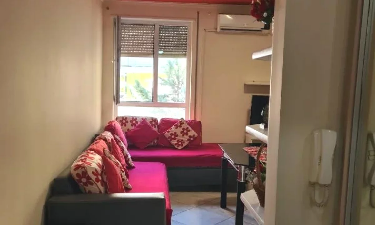 Shtepi me qera Apartament ne Tirane, 2+1, Mobilimi E mobiluar, Pagesa 700  Euro.