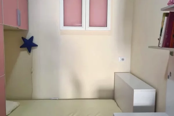 Shtepi me qera Apartament ne Tirane, 2+1, Mobilimi E mobiluar, Pagesa 700  Euro.