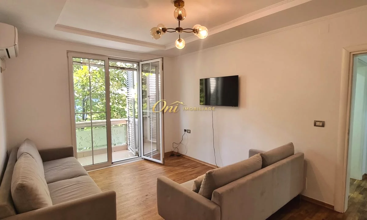 Shtepi me qera Apartament ne Tirane, 2+1, Mobilimi E mobiluar, Pagesa 900  Euro.