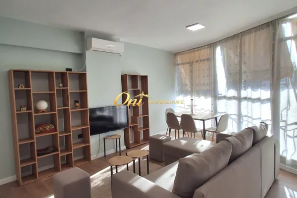 SELVIA, APARTAMENT ME QERA 1+1