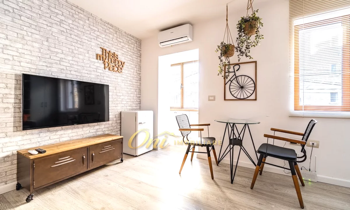 Shtepi me qera Apartament ne Tirane, Garsoniere, Mobilimi E mobiluar, Pagesa 50,000  Leke.