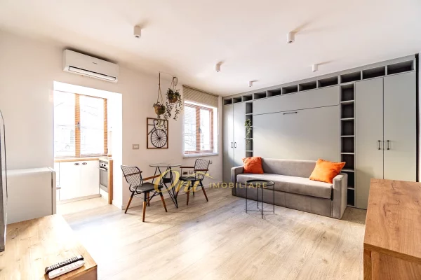 Shtepi me qera Apartament ne Tirane, Garsoniere, Mobilimi E mobiluar, Pagesa 50,000  Leke.