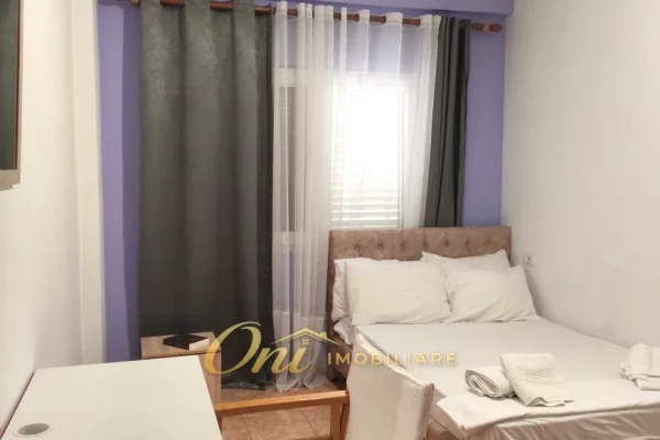 Shtepi me qera Apartament ne Tirane, 3+1, Mobilimi E mobiluar, Pagesa 600  Euro.