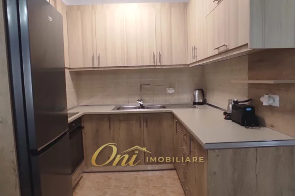 Shtepi me qera Apartament ne Tirane, 3+1, Mobilimi E mobiluar, Pagesa 600  Euro.