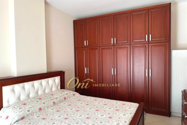 Shtepi me qera Apartament ne Tirane, 2+1, Mobilimi E mobiluar, Pagesa 950  Euro.