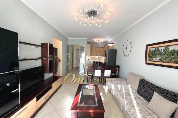Shtepi me qera Apartament ne Tirane, 2+1, Mobilimi E mobiluar, Pagesa 950  Euro.