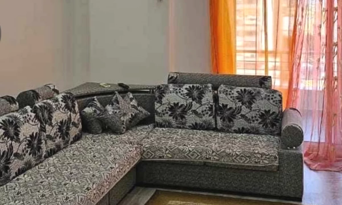Shtepi me qera Apartament ne Tirane, 2+1, Mobilimi E mobiluar, Pagesa 55,000  Leke.