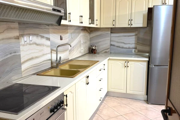 Shtepi me qera Apartament ne Tirane, 2+1, Mobilimi E mobiluar, Pagesa 480  Euro.