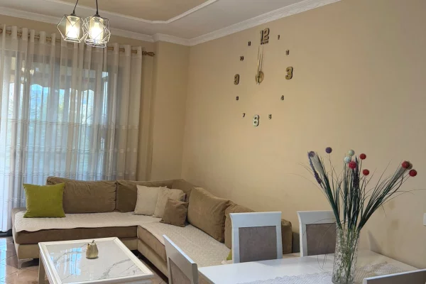 Shtepi me qera Apartament ne Tirane, 2+1, Mobilimi E mobiluar, Pagesa 480  Euro.