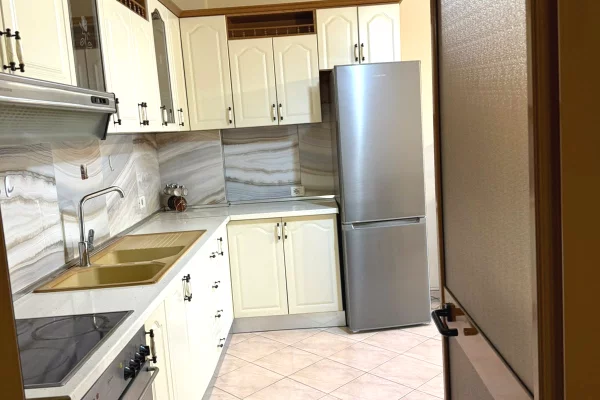 Shtepi me qera Apartament ne Tirane, 2+1, Mobilimi E mobiluar, Pagesa 480  Euro.