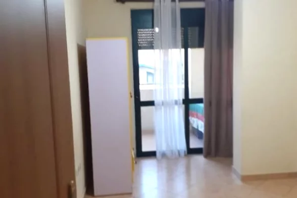 Shtepi me qera Apartament ne Tirane, 2+1, Mobilimi E mobiluar, Pagesa 50,000  Leke.