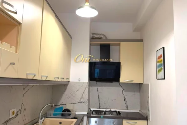 Shtepi me qera Apartament ne Tirane, 2+1, Mobilimi E mobiluar, Pagesa 50,000  Leke.