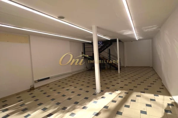 Ambient biznesi me qera 1+1 ne Tirane - 150,000 Leke
