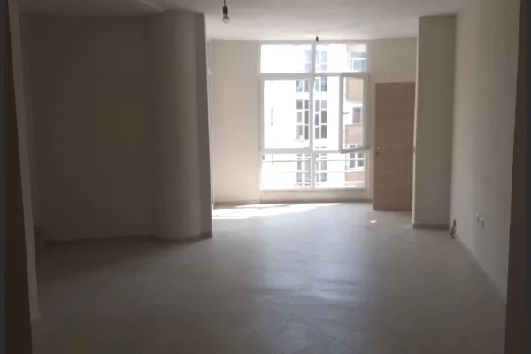 Shtepi me qera Apartament ne Tirane, 2+1, Mobilimi Bosh, pa mobiluar, Pagesa 45,000  Leke.
