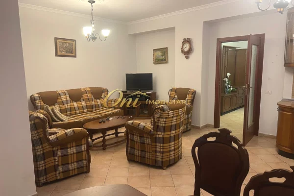 Shtepi me qera 2+1 ne Tirane - 70,000 Leke