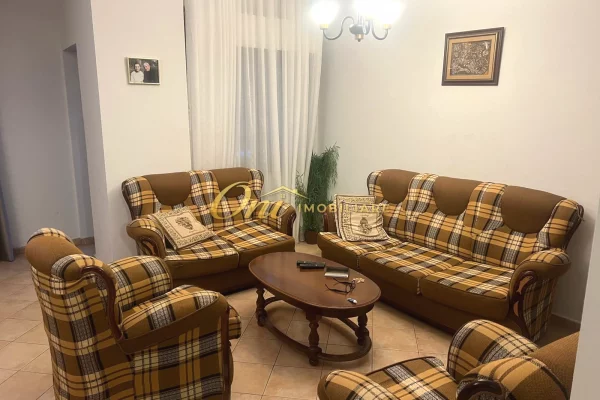 Shtepi me qera Apartament ne Tirane, 2+1, Mobilimi E mobiluar, Pagesa 70,000  Leke.