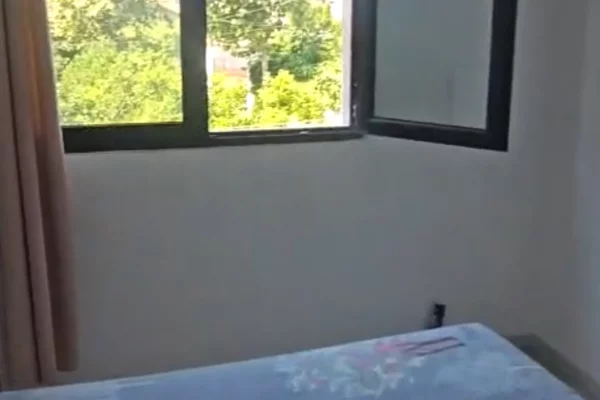 Shtepi me qera Apartament ne Tirane, 2+1, Mobilimi E mobiluar, Pagesa 45,000  Leke.