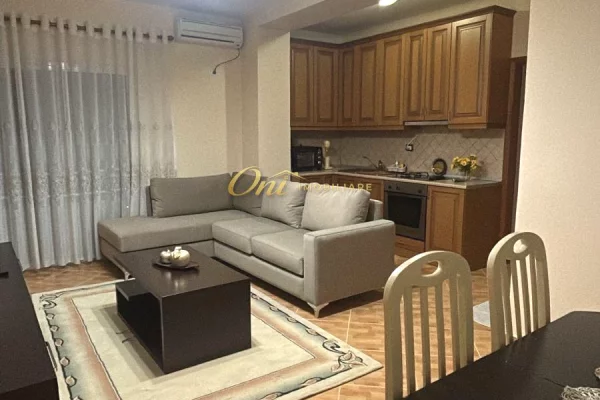 Shtepi me qera 2+1 ne Tirane - 60,000 Leke