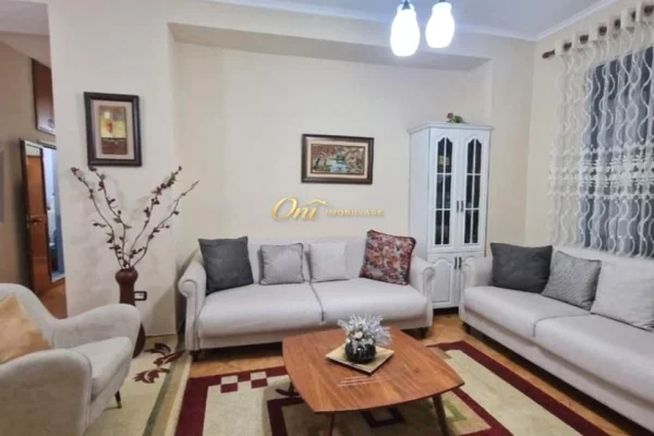 Shtepi me qera Apartament ne Tirane, 3+1, Mobilimi E mobiluar, Pagesa 85,000  Leke.