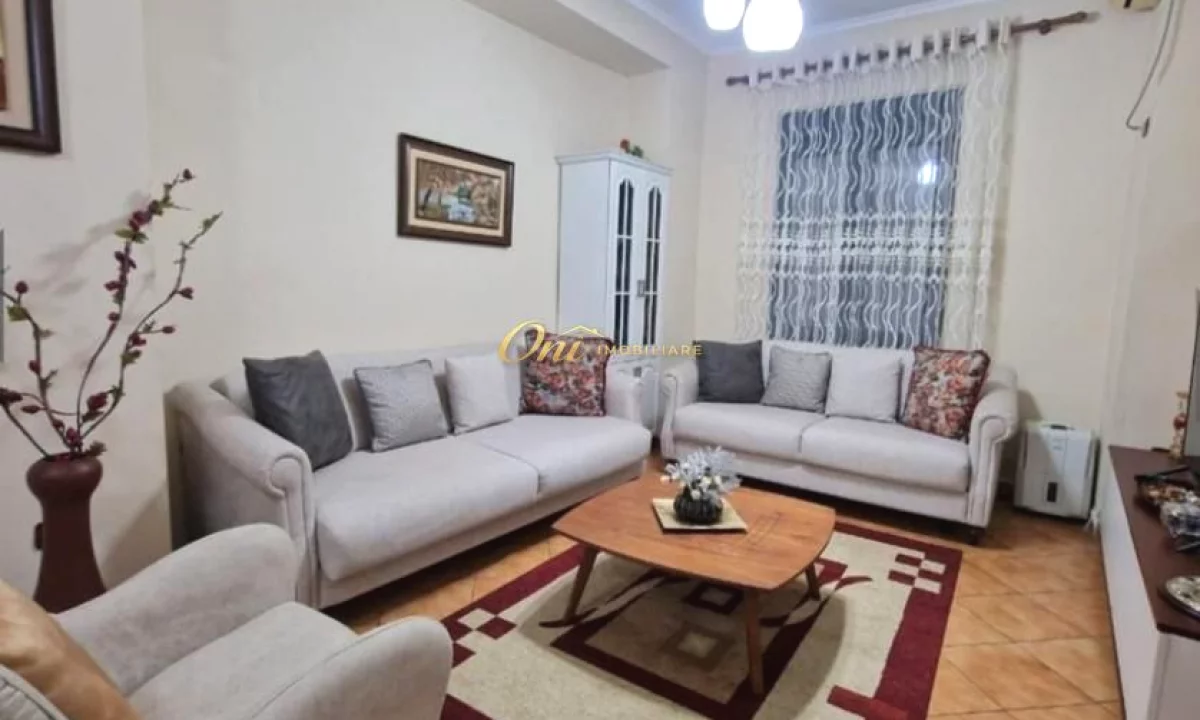 Shtepi me qera Apartament ne Tirane, 3+1, Mobilimi E mobiluar, Pagesa 85,000  Leke.