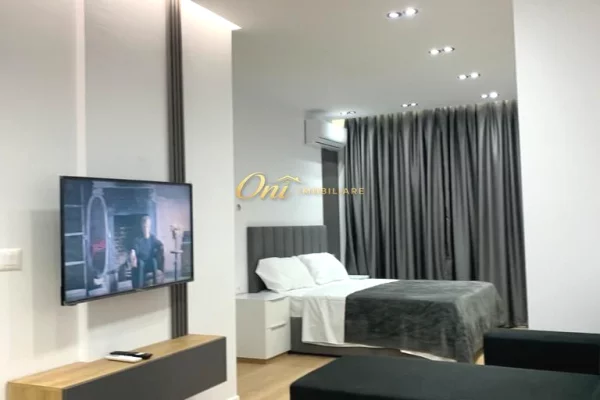 Ambient biznesi me qera 5+1 ne Tirane - 200,000 Leke