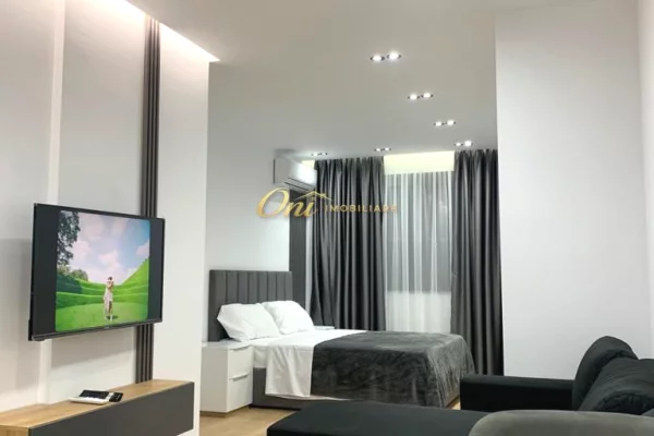JEPEN 3 STUDIO PER AIRBNB ME QERA NE QENDER