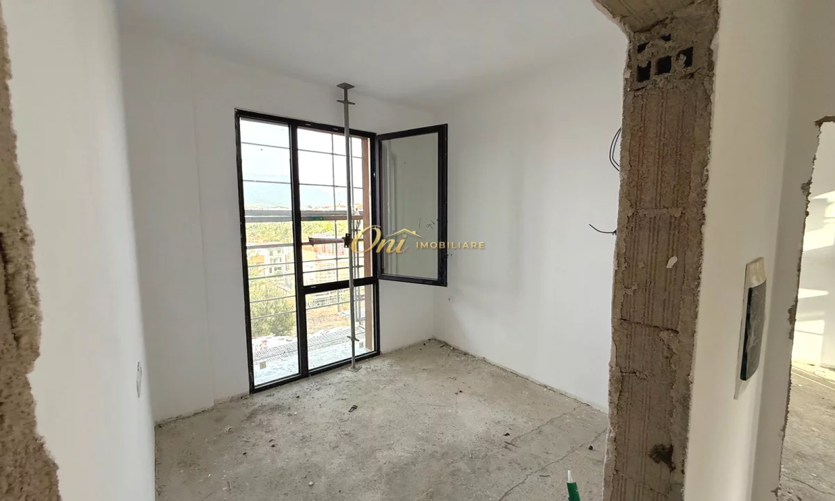 Shtepi ne shitje Vila Luksoze ne Tirane, 2+1, Mobilimi Bosh, pa mobiluar, Pagesa 767,000  Euro.
