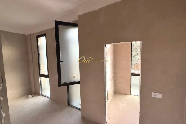 Shtepi ne shitje Vila Luksoze ne Tirane, 2+1, Mobilimi Bosh, pa mobiluar, Pagesa 767,000  Euro.