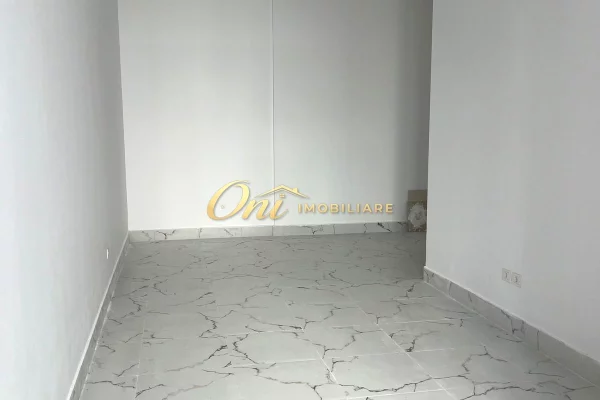 RRUGA E DURRESIT, ZYRE 38M2 PER QERA