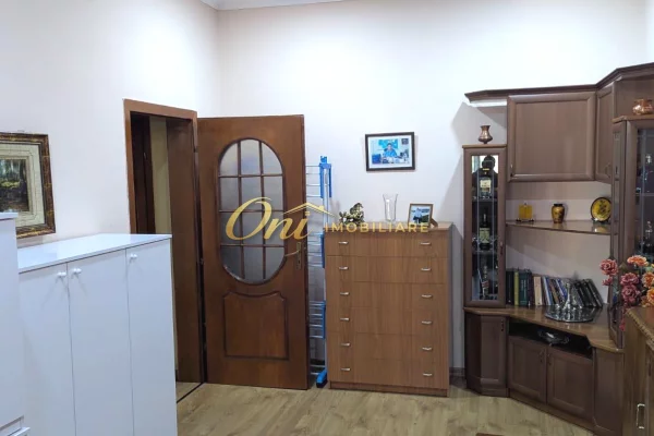 Shtepi me qera Apartament ne Tirane, 3+1, Mobilimi E mobiluar, Pagesa 150,000  Leke.