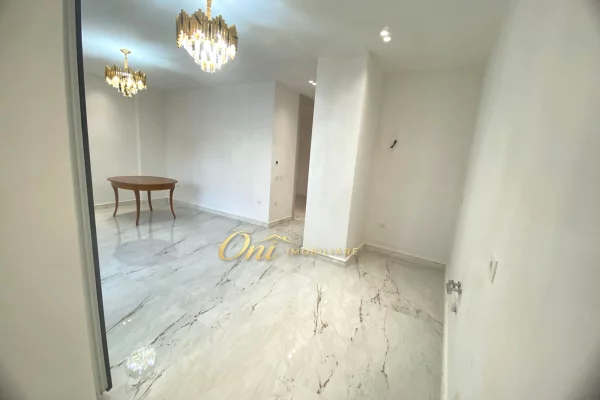 LIQENI I THATE, JEPET AMBIENT ZYRE 120M2 ME QERA 